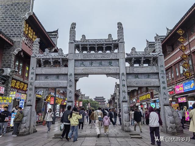 襄阳古城汉江风景很美