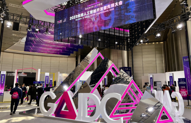 AI模仿人类六十年，偏见随主见而生，关键在人如何“带路”