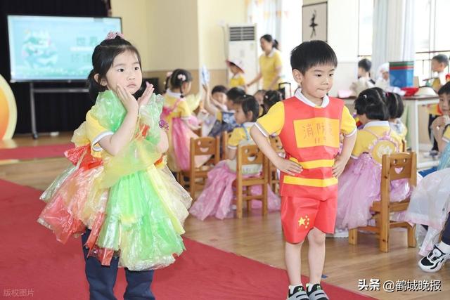 公办幼儿园突然免学费！民办园老板连夜算账，家长却愁得睡不着：转园还是硬扛？