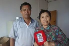 湖南继父靠种地养活全家9口人，还供3个继女上学，读名校硕士博士图片