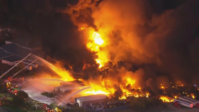 美国大规模空难！爆炸后人员伤亡惨重，航班停飞，炸弹威胁无休止