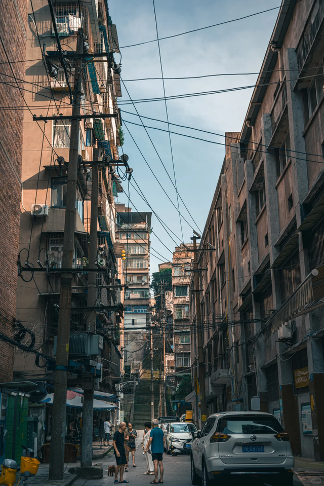 去了四川小香港，走高圆圆的路，被这座老城甜到了