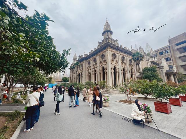 武汉有座“网红寺庙”，异域风情满满，游客还以为穿越到国外？