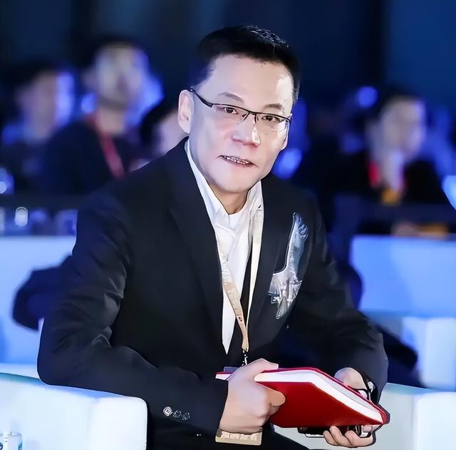 俞渝也没想到，刚离婚2年，李国庆就娶了他40年前的“白月光”