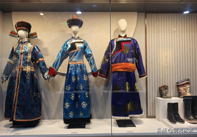 世界反法西斯战争胜利80年之际，参观海拉尔纪念园，哈萨尔桥夜景