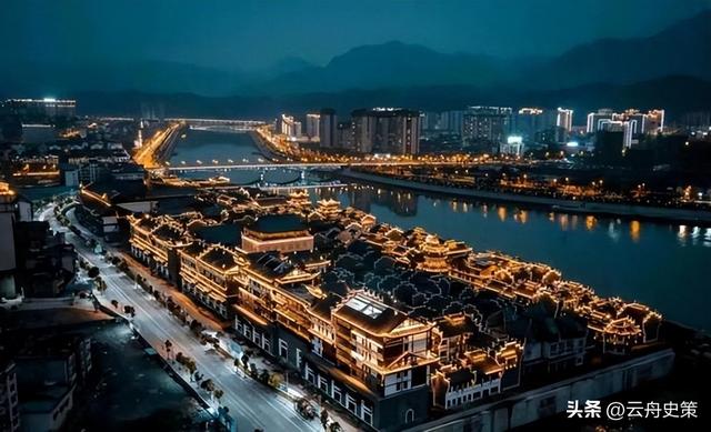 年轻人为何集体“白嫖”景区？报复性白嫖，景区赚不到钱了？