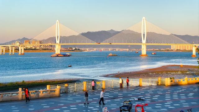 今天18:20,打开电视看肇庆亮相央视一套!