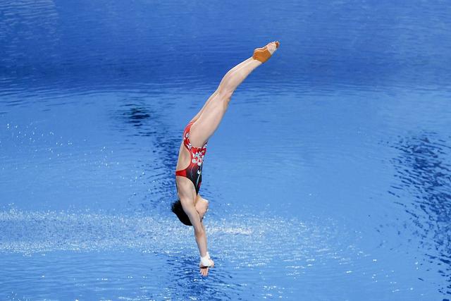 王伟莹再次夺冠	，为广东队拿下跳水第三金，赛后透露全红婵状态