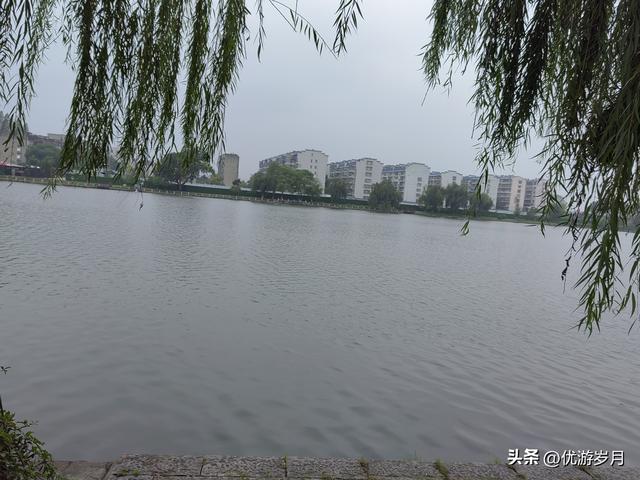 襄阳古城汉江风景很美