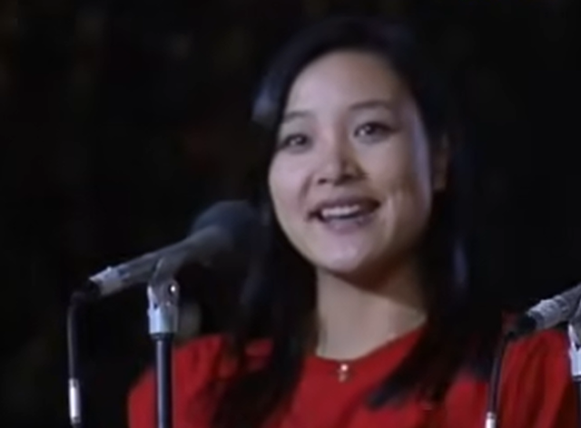 19岁被两名美国医生侵犯，留美43年受尽屈辱，归国后终于尝到甜头
