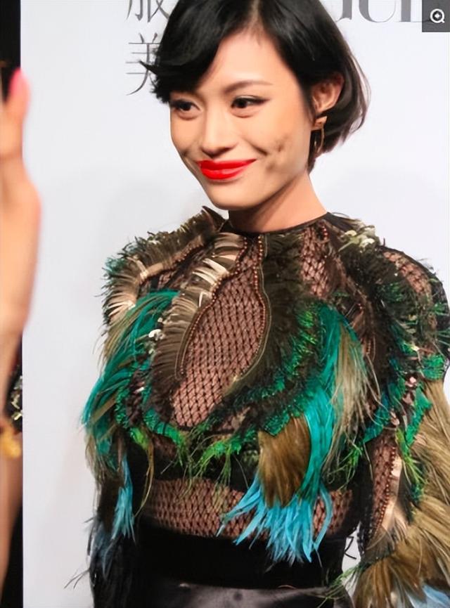 汪峰带4个儿女回国，落地不到48小时，恶心的一幕出现了