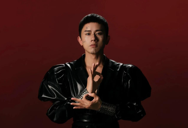 央媒发文，高调官宣42岁张杰喜讯，全网恭喜，终于等到这一天