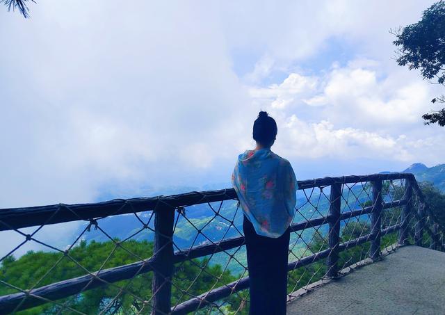 安徽潜山：天柱山上很反常
