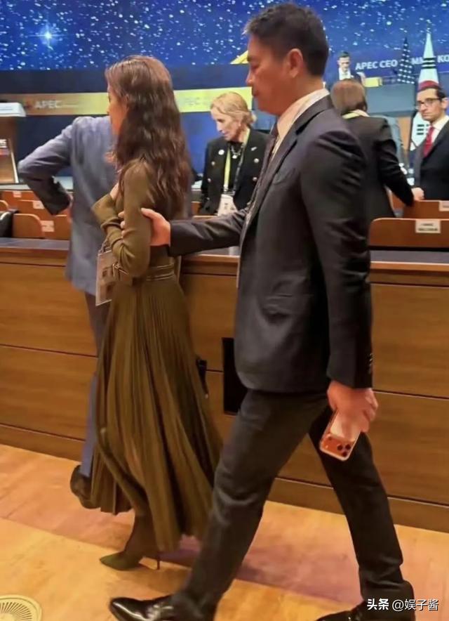 这次，章泽天终于不再顾忌所谓的体面，没给刘强东留“一丝体面”