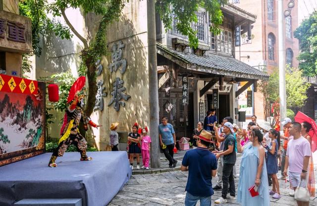 “文艺范”带动“旅游热”——海口国庆假期文旅融合成效显著
