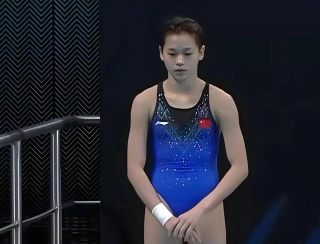 豪宅风波后，全红婵带伤新疆滑雪，令人担心的事发生 樊振东说对了