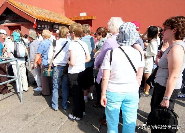 大量美国游客到访北京，打着旅游旗号却不去任何景区，为啥而来？
