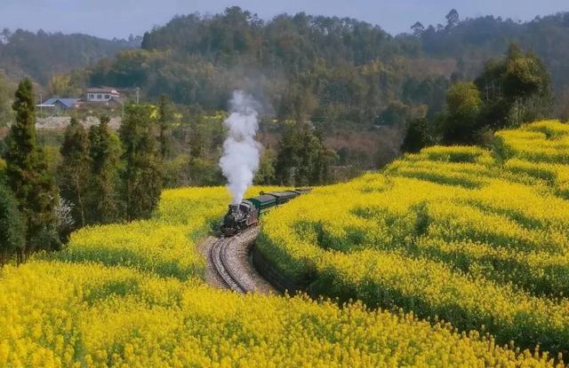 工业“伤疤”变文旅“富矿”：这些废弃矿山凭什么火出圈？