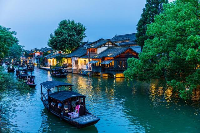 高铁直达！11-12月最值得去的6个古镇，工作累了，就去小住三五天