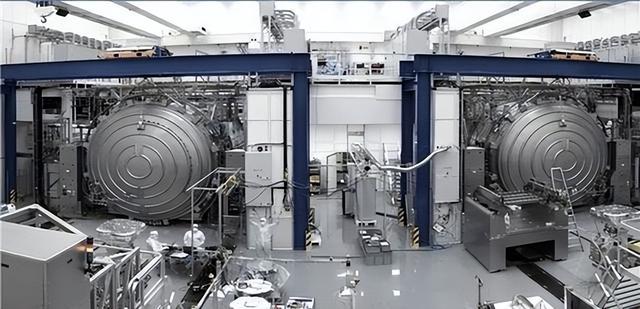 扬眉吐气！国产DUV光刻机研制成功，各国反应：美韩荷都不敢笑了