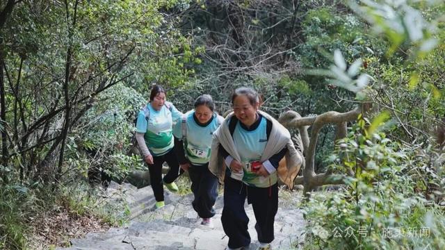 冬日“登峰”邂逅“世遗”！云台山徒步登高穿越赛激情开跑