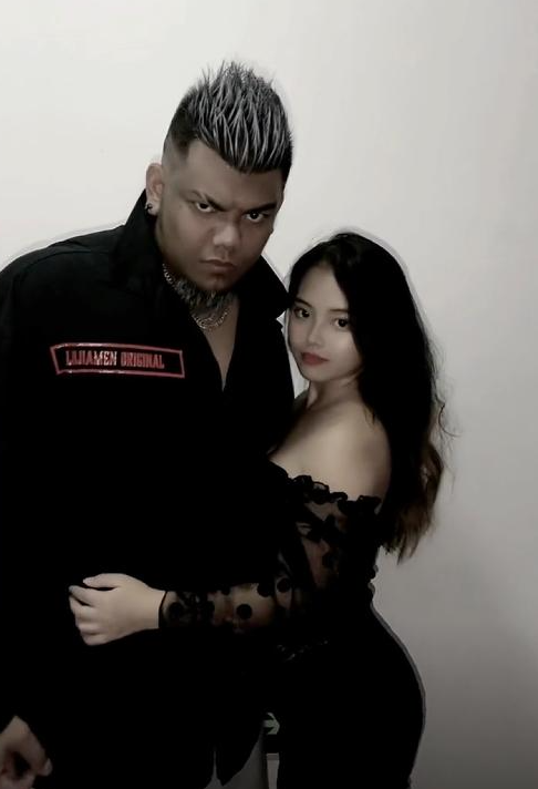 15年，成都女大学生到马来西亚旅游，爱上潜水教练，现状如何？