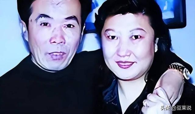 老艺术家何庆魁，被自己亲儿子捅刀：他嫖不动了，每月1万够花