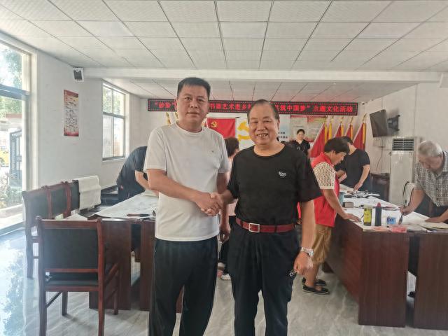 书画名家捐赠墨宝 助力乡村文化建设