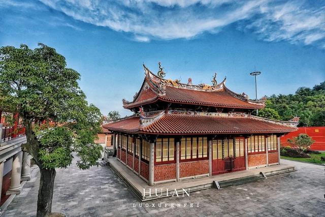 来泉州惠安别只去崇武古城！在这座千年古县登科山逛夜市！