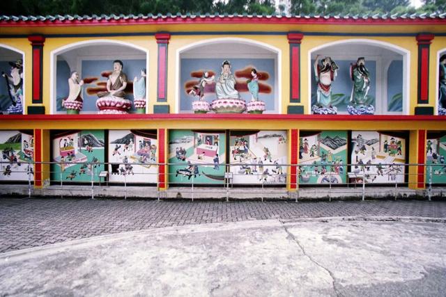 被拆除的东方奇观:香港万金油花园 —— 比加州迪士尼还早20年