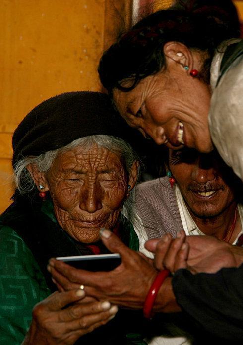 这个一妻多夫制的民族，晚上怎么过？女人直言：没有幸福可言