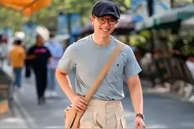 男人为何你穿“T恤”显土又邋遢？4个穿搭雷区，看看你有没有踩坑图片