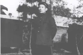 他与许世友身为大军区主官：职属同级，但一直把对方当上级看待！图片