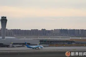 顺利首航，丝路新空港开门迎客图片