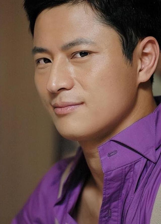 演了83部戏都没红，颜值不输靳东演技不输张译，如今47岁还在拍戏