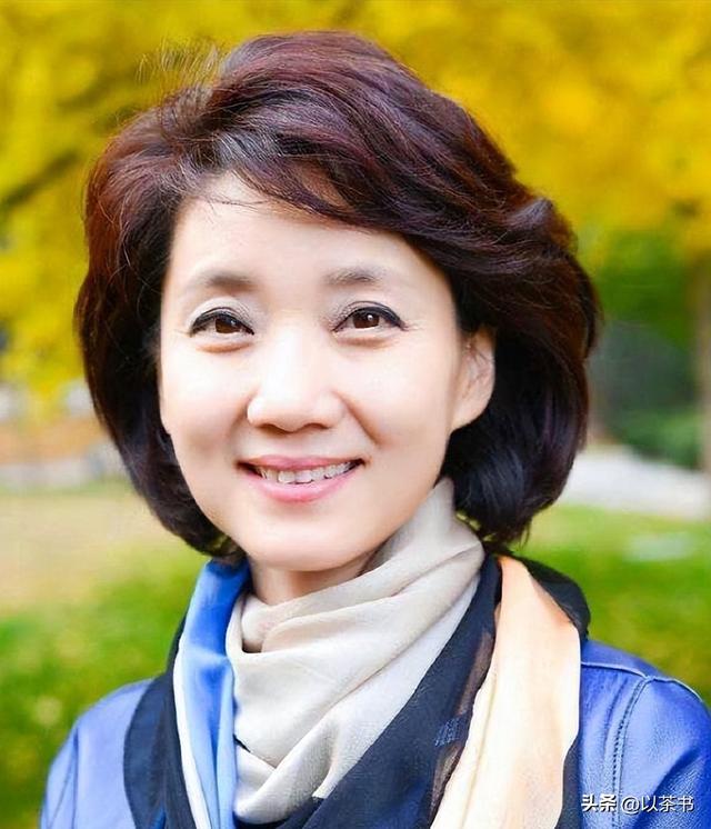 李修平近况：身材高挑资深美，结婚20年无儿女，专注事业不内耗