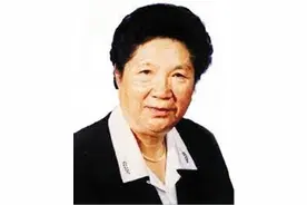 陈慕华：父亲是国军上将，她是八路军首位女参谋，建国后任副总理图片