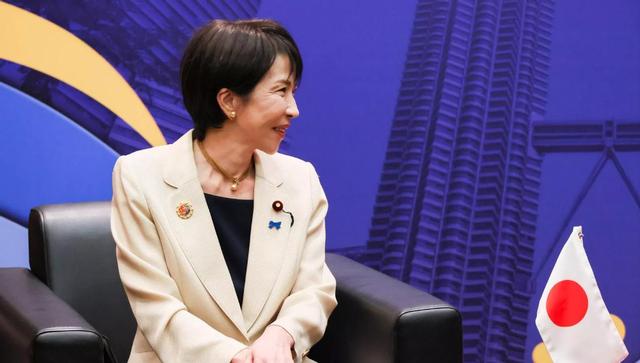 中国交涉直接通知了东京	，高市早苗再遭重创：中日46条航线已清零