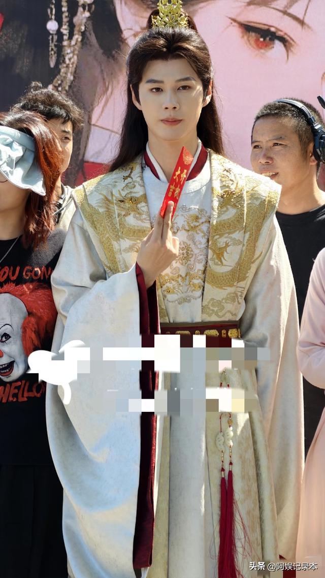 短剧男神离了滤镜差距有多大，看刘萧旭就知道了