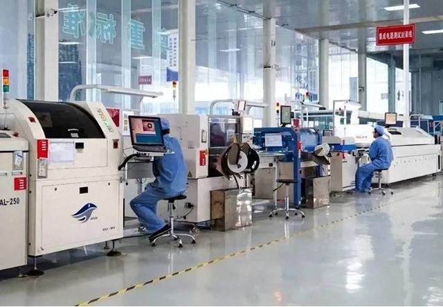 扬眉吐气！国产DUV光刻机研制成功，各国反应：美韩荷都不敢笑了