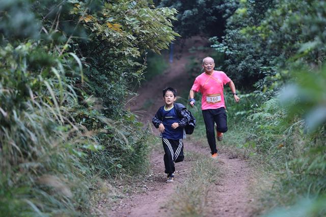 山水为卷，非遗为韵丨2025“环浙步道 登甬十峰”奉化站燃情开跑