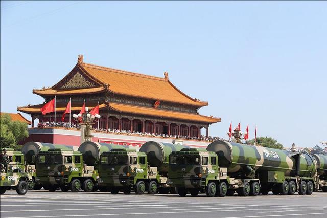 中国九三大阅兵在即，特朗普突然宣布，美国要再重新来一场阅兵