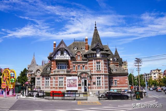 坐上201路老式有轨电车，慢游大连旧时光