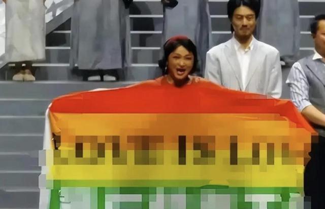 逃到国外半年后，57岁金星近照曝光，这一次大众还能原谅她吗？
