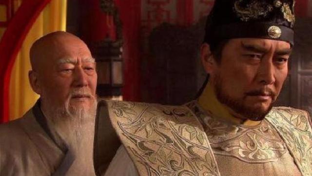 朱棣上联：“灯明月明，大明一统”，无人敢对，神童却妙对下联