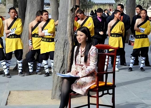 李湘不忍了！坦白与释永信的真实关系，亲吻照的真相终于大白