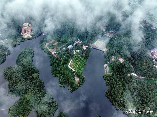 南漳：画意水镜湖