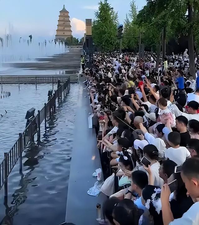 国庆小众游黑马：县域小城的高性价比，藏着文旅新机遇