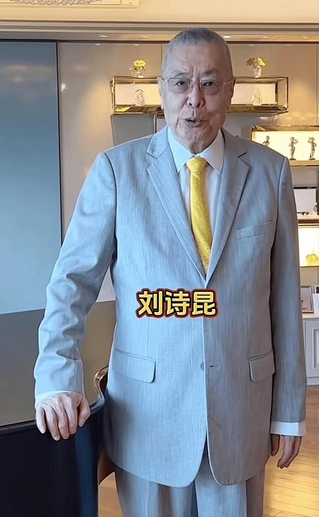 三婚娶小37岁徒弟，81岁生女，84岁生儿，如今住美国豪宅好不惬意