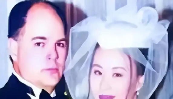 原来早已不是中国籍，被老外“玩腻”后回国，郑绪岚现状令人唏嘘
